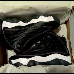 AIR JORDAN 13 ‘PRO STRONG’